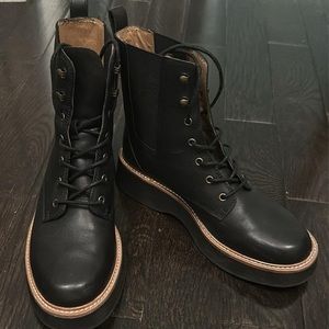 Like New Madewell Helen Platform Chelsea lace up boot